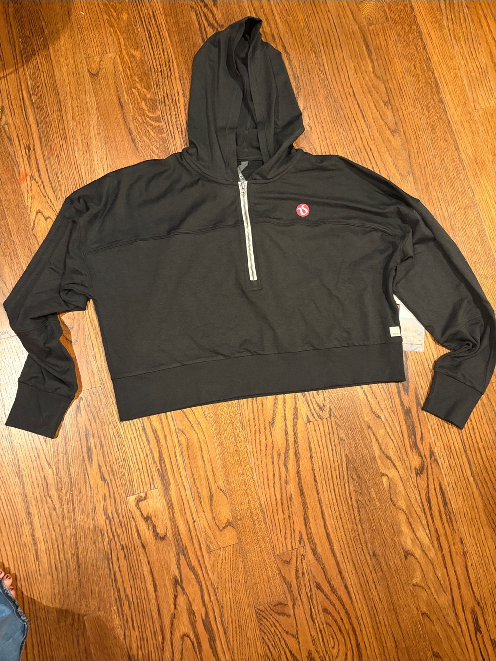 Vuori Yoga Black Hooded Cropped Sweatshirt XL